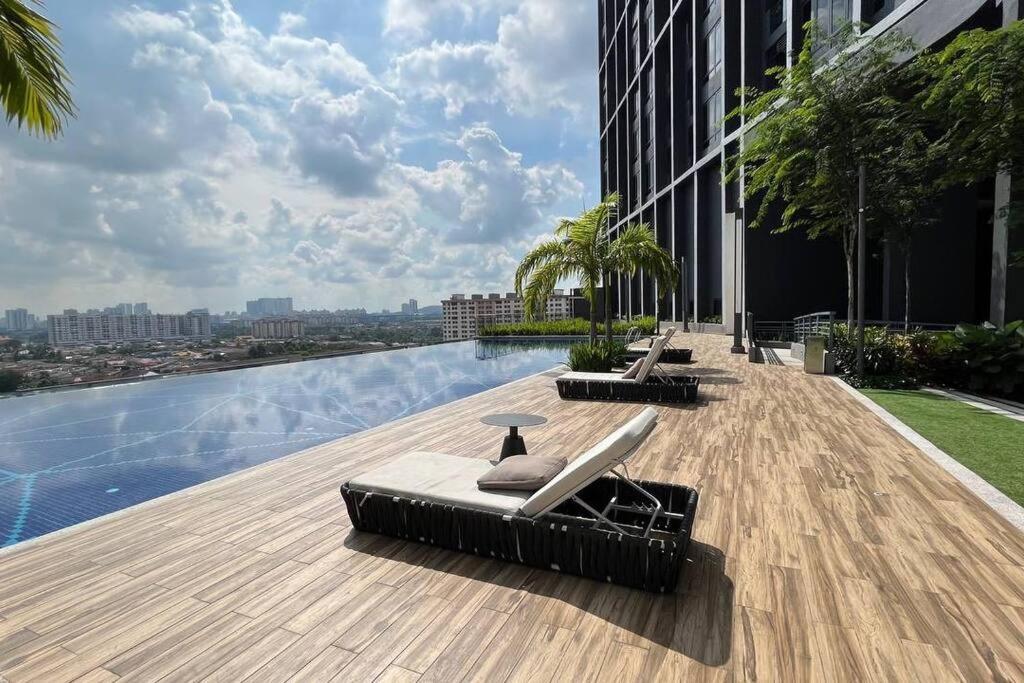Mt Stay @ Aera Residence Petaling Jaya Exteriör bild
