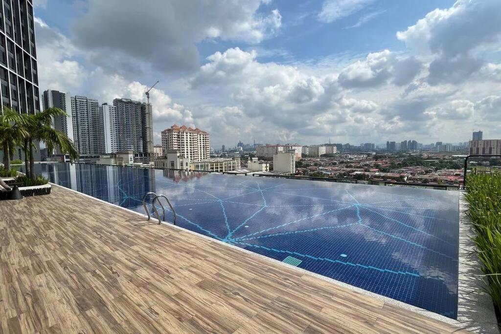 Mt Stay @ Aera Residence Petaling Jaya Exteriör bild